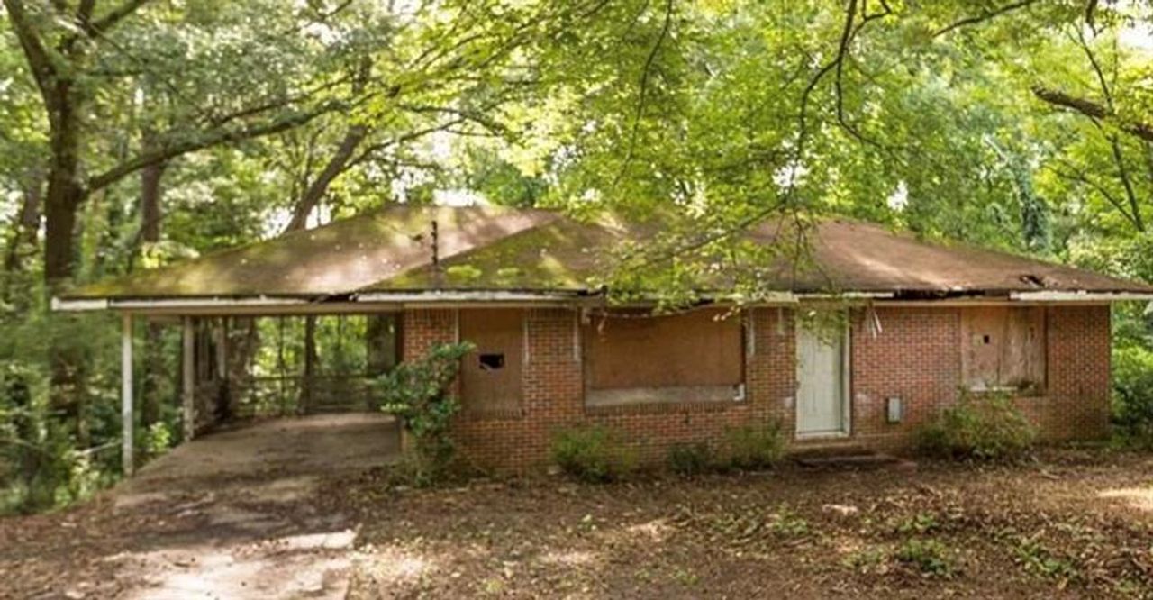 listing, photo 1
