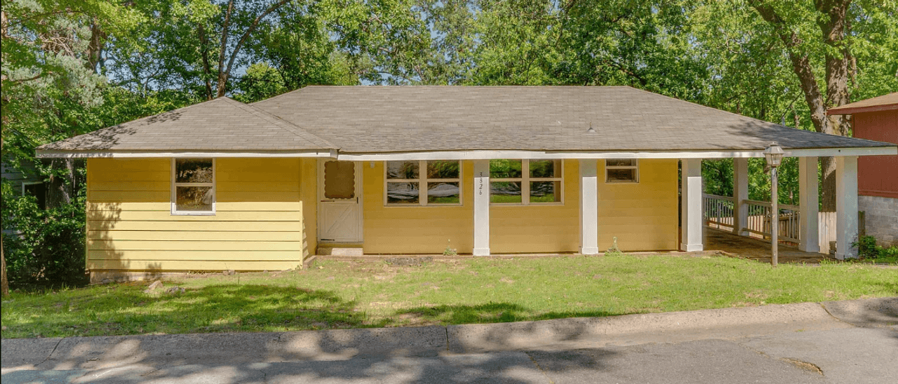 listing, photo 1