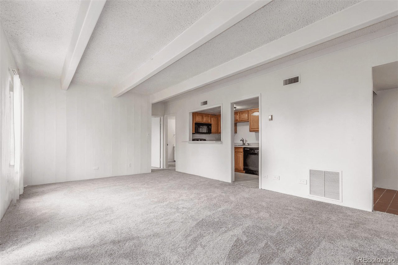 listing, photo 1