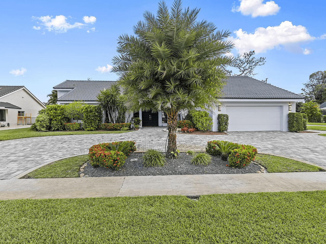 listing, photo 1