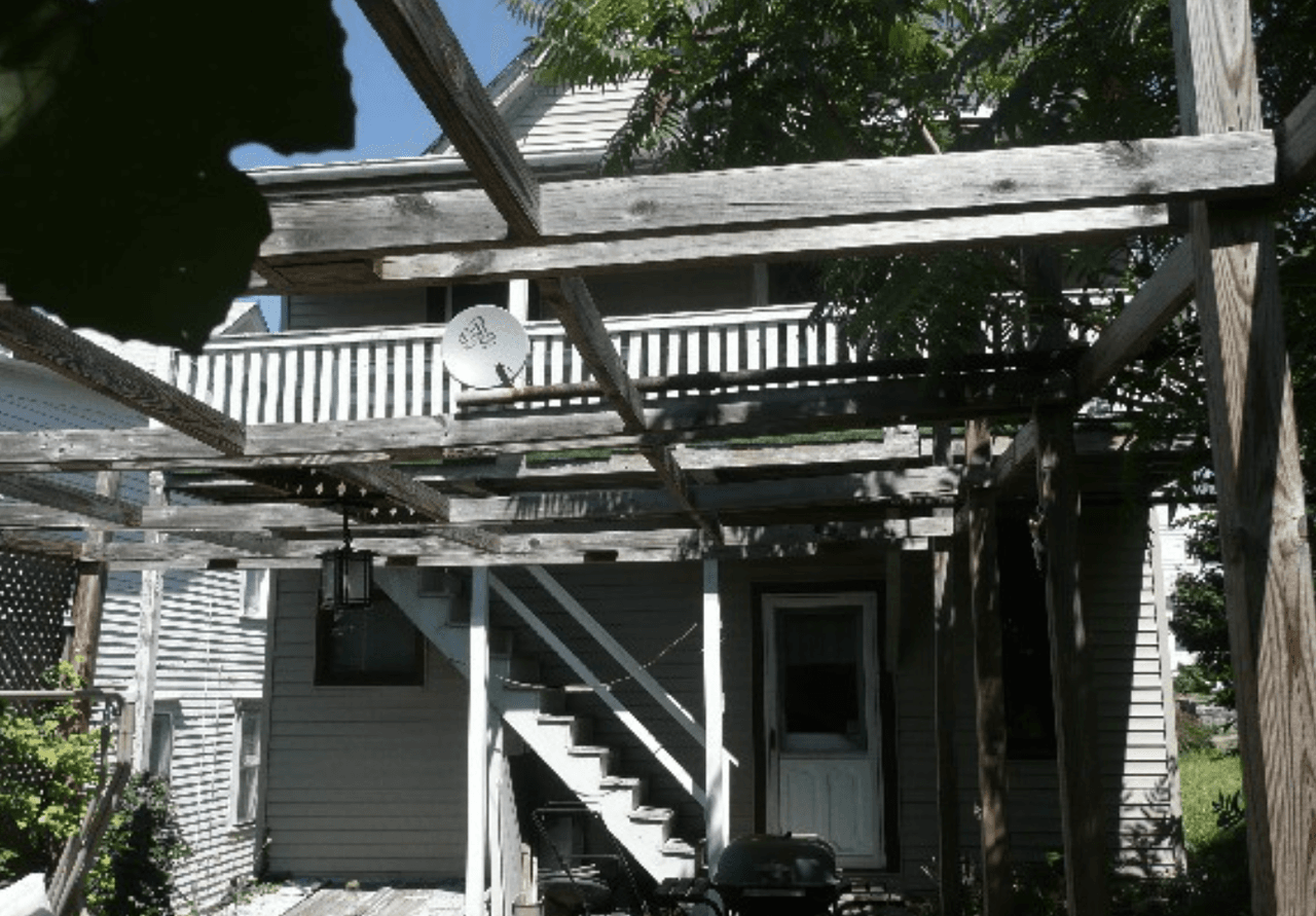 listing, photo 1
