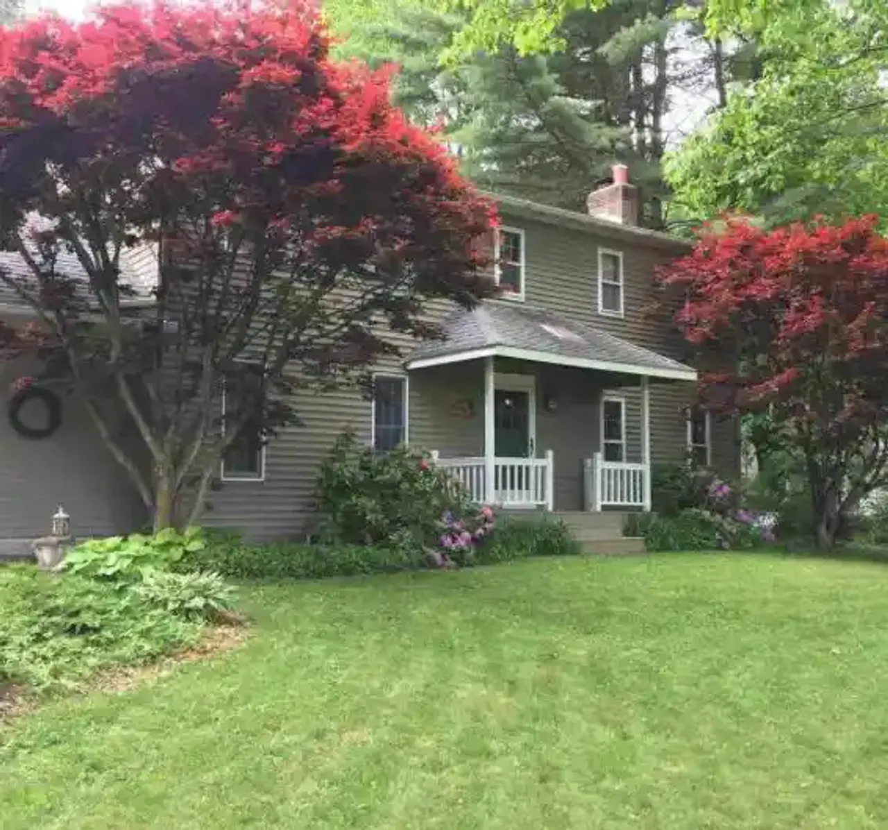 listing, photo 1