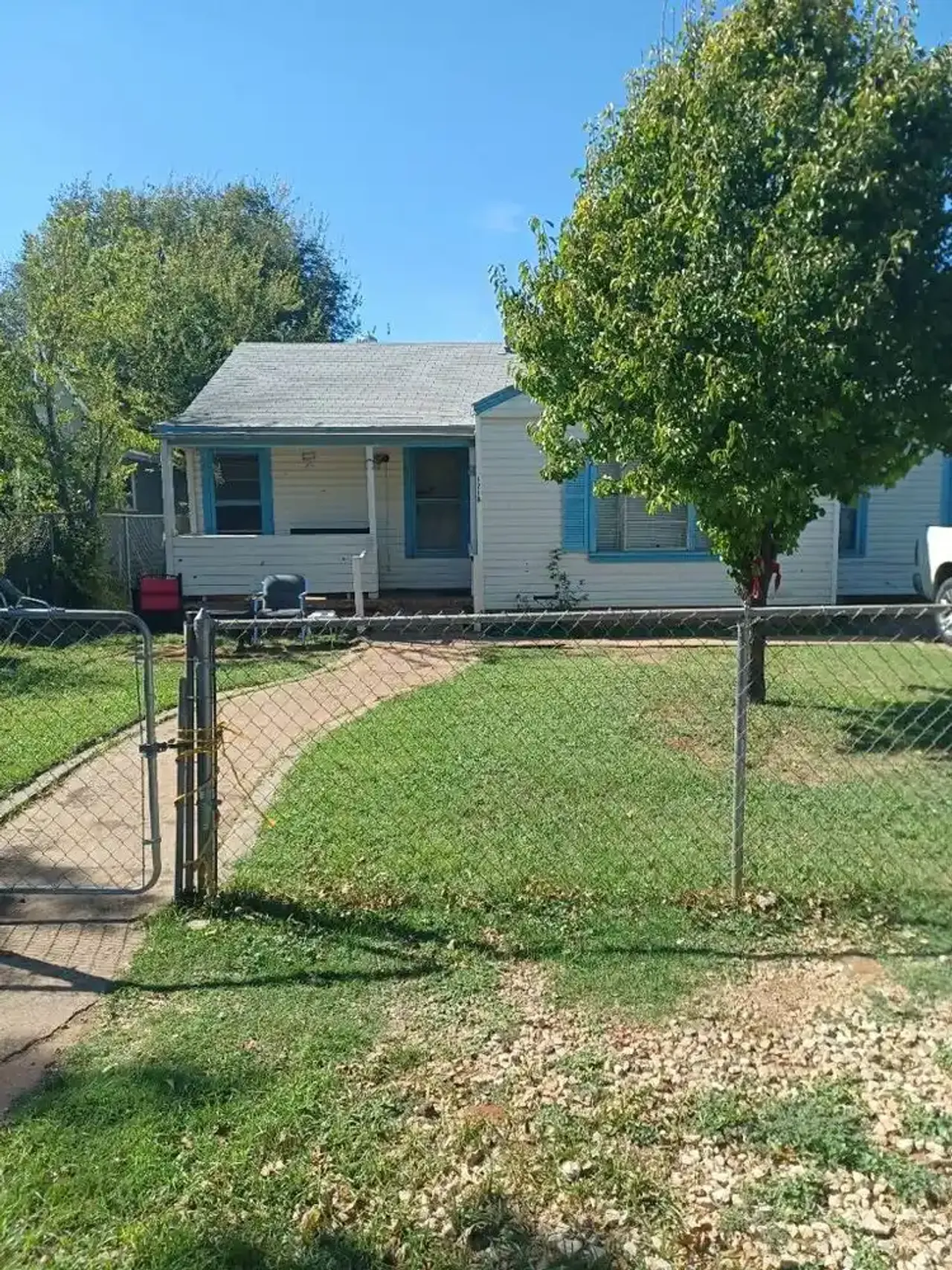 listing, photo 1