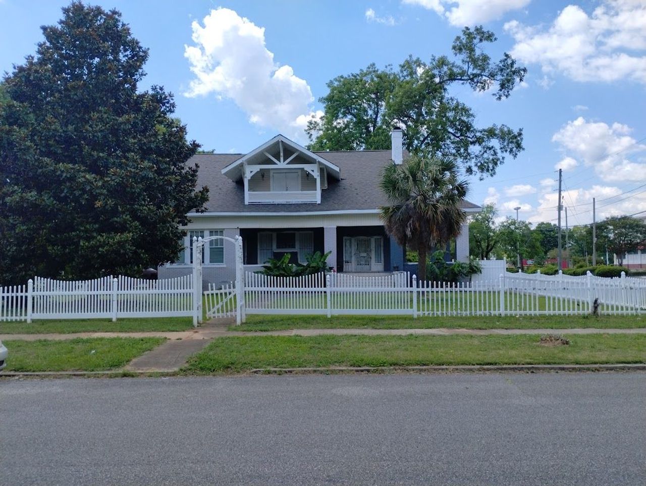 listing, photo 1