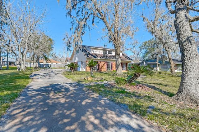 View of 444 Southern Oaks Dr, Lake Jackson, TX 77566, USA
