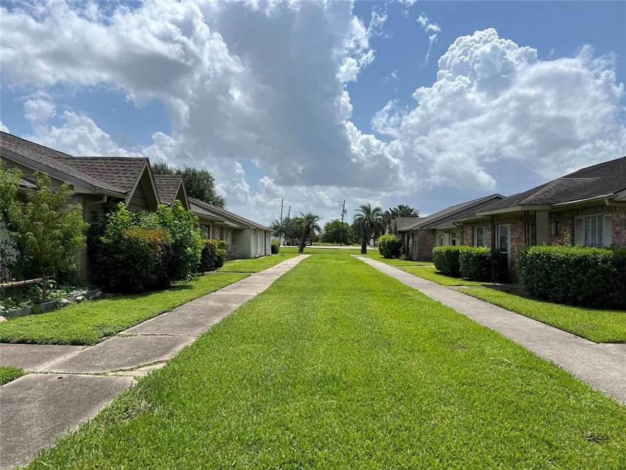 listing, photo 1