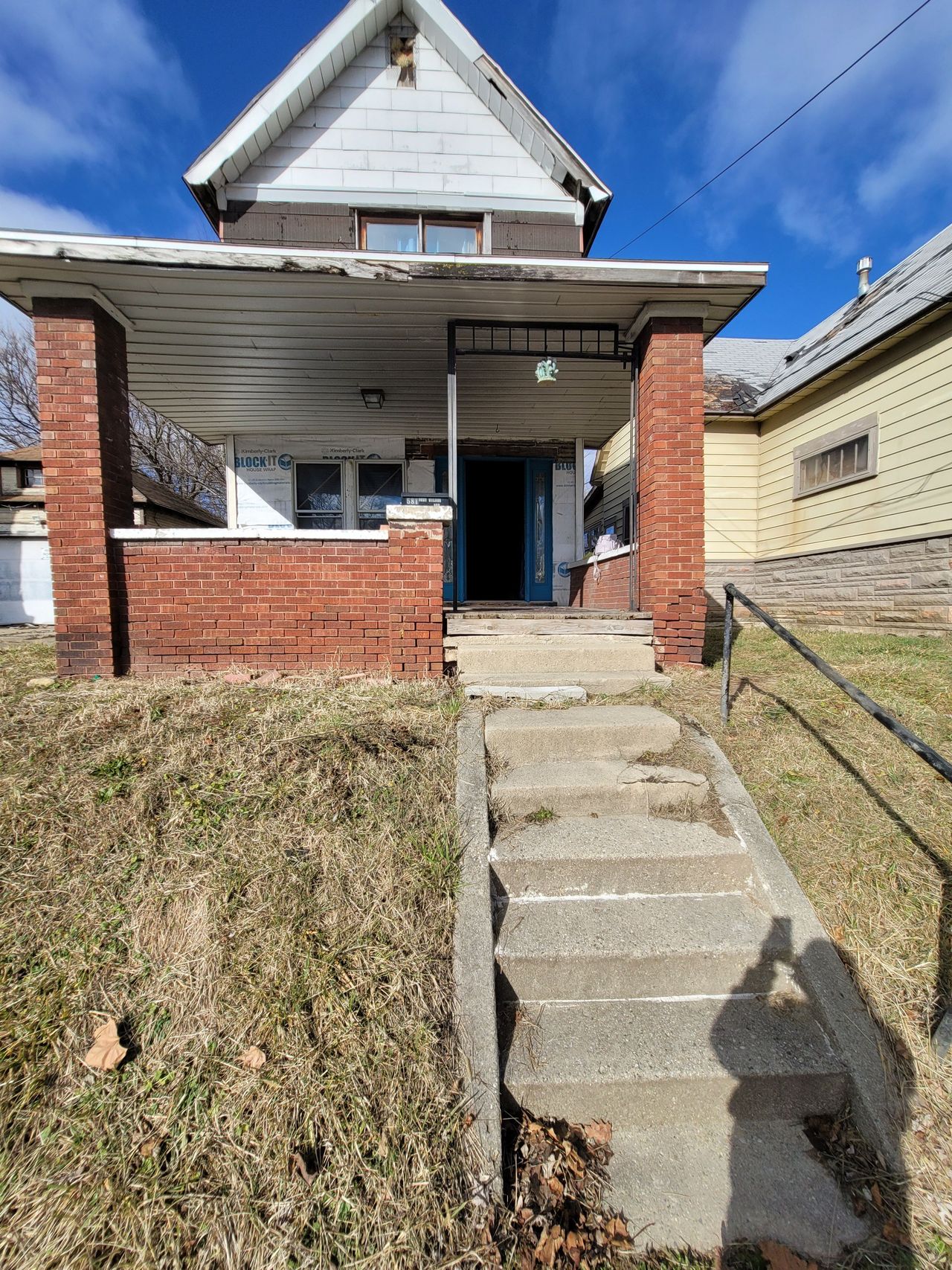 listing, photo 1