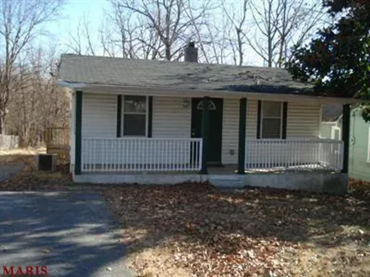 listing, photo 1