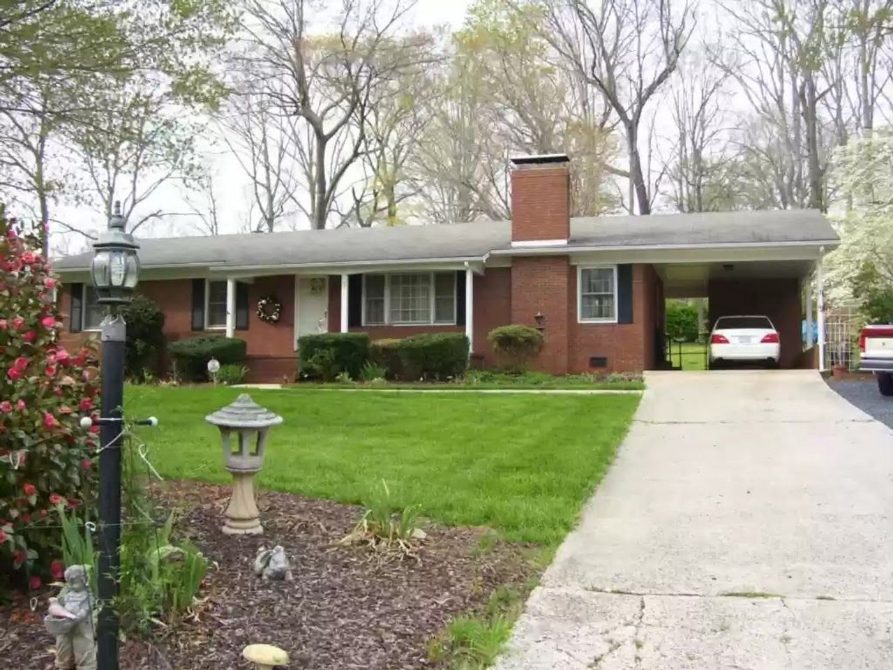 listing, photo 1