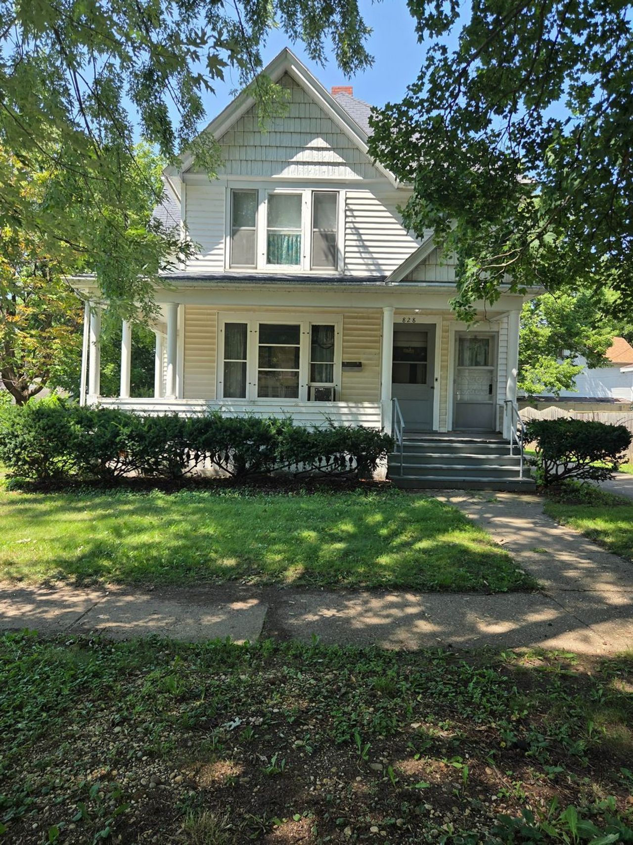 listing, photo 1