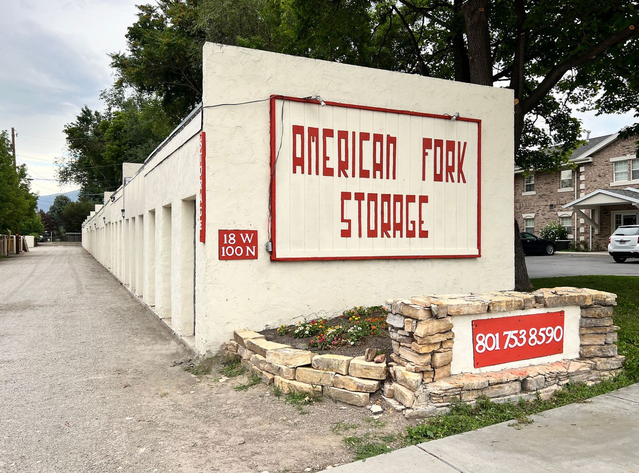 listing, photo 1
