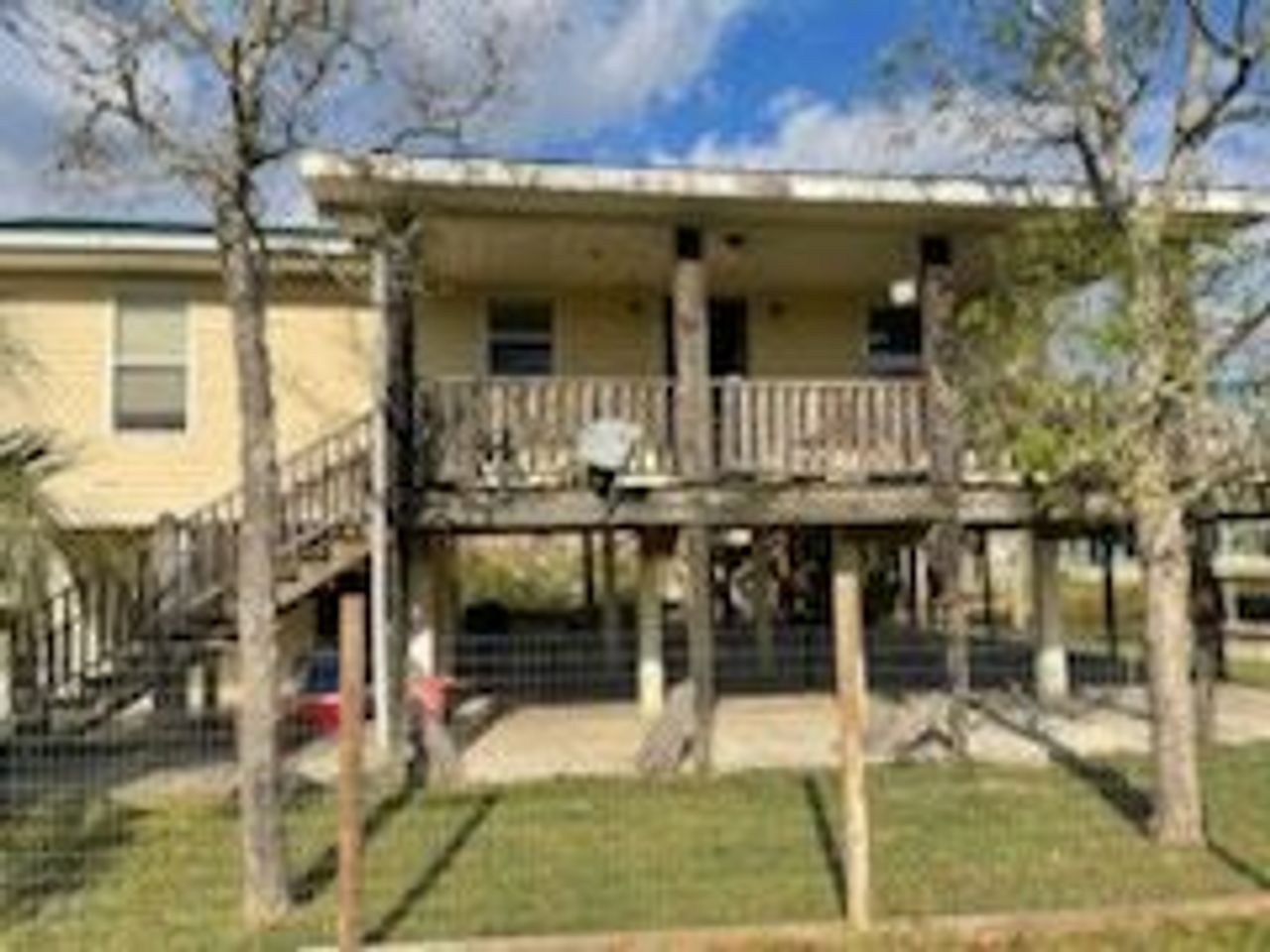listing, photo 1