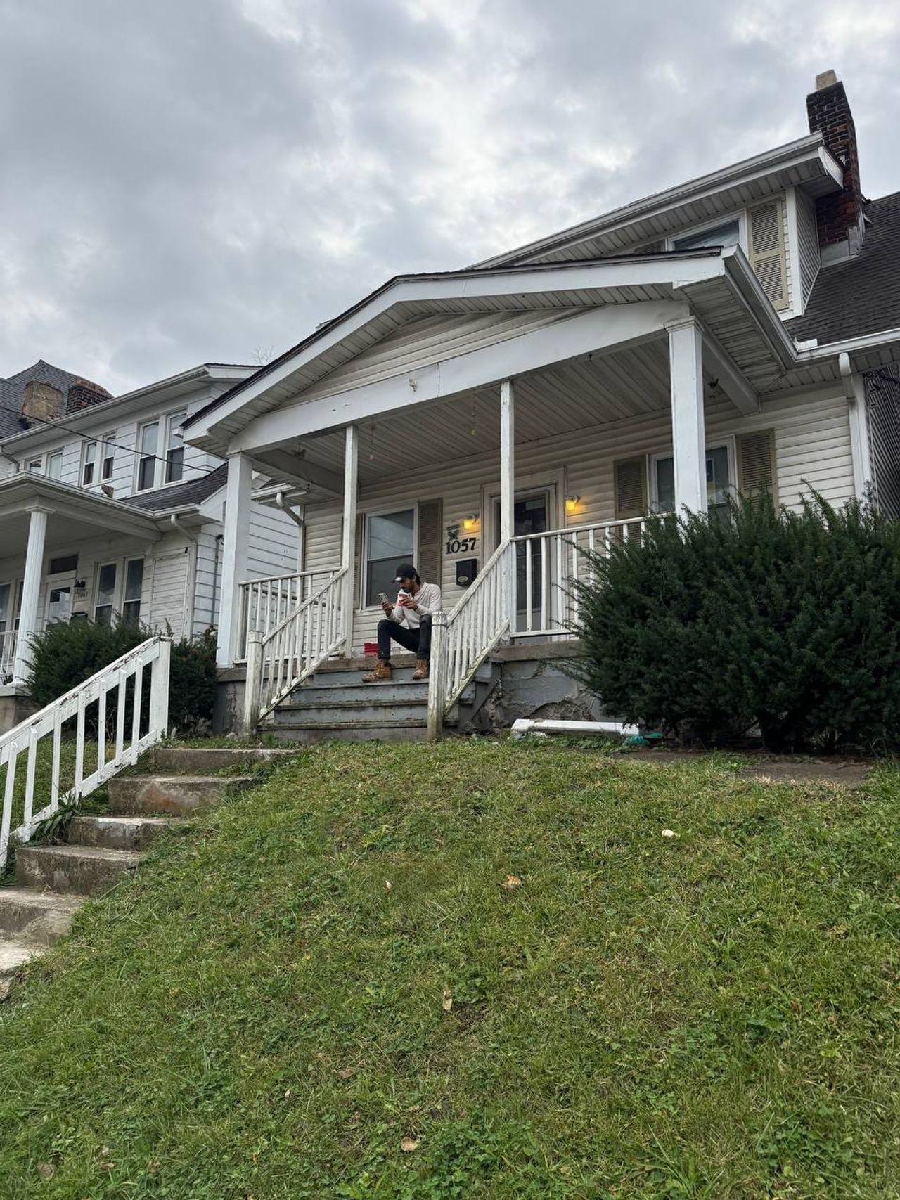listing, photo 1