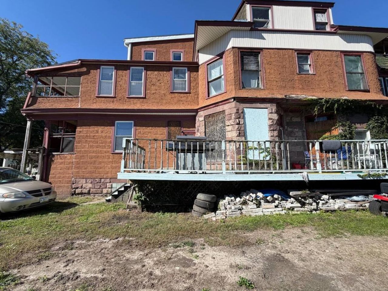 listing, photo 1