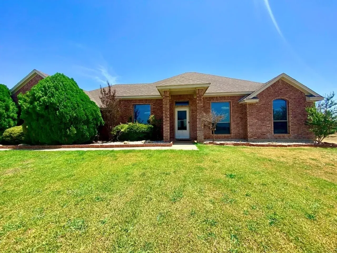listing, photo 1