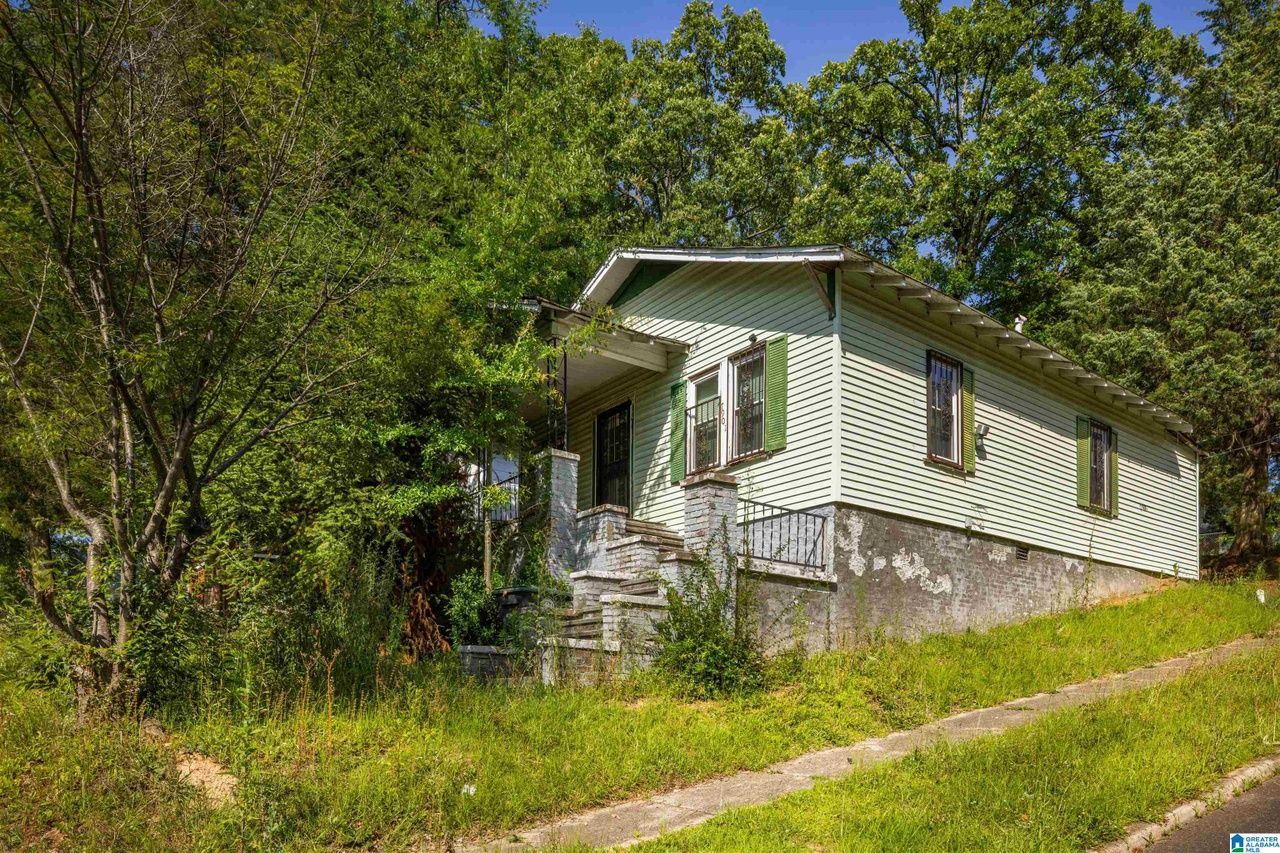 listing, photo 1