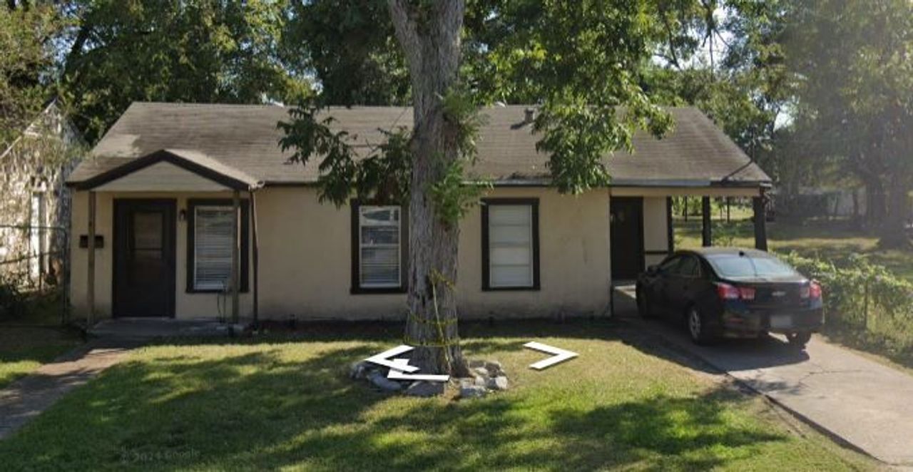 listing, photo 1