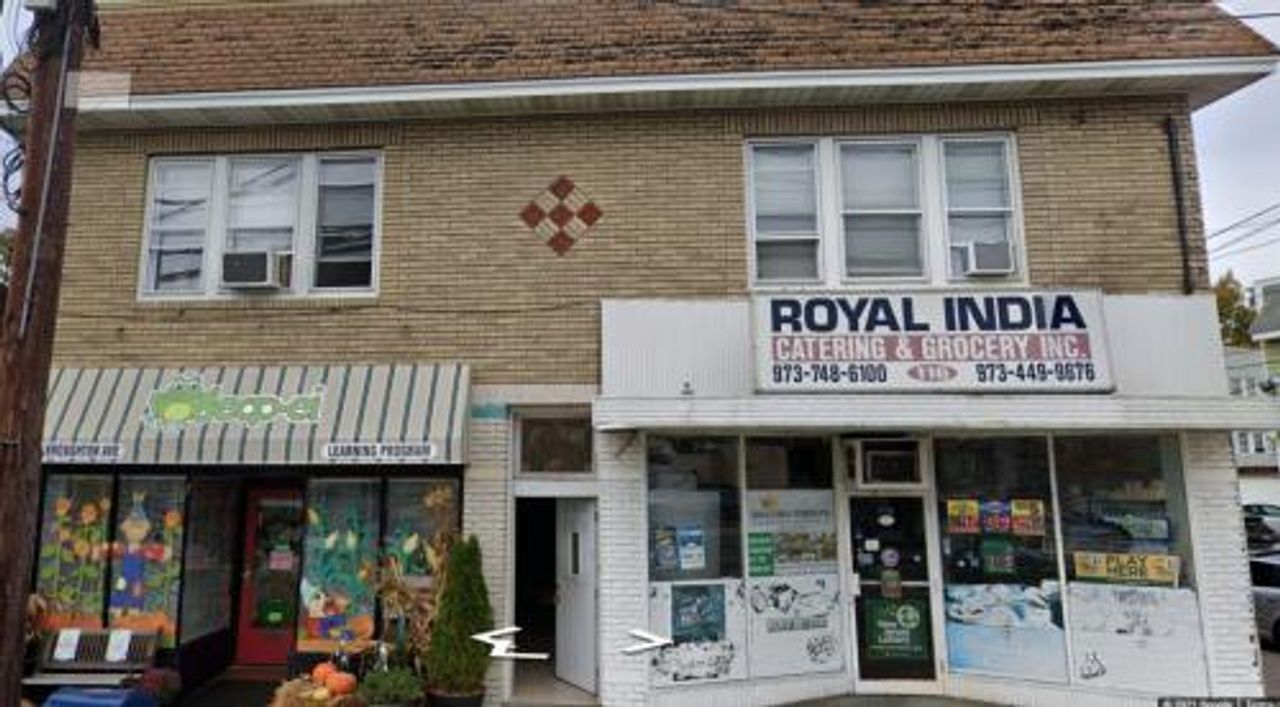 listing, photo 1