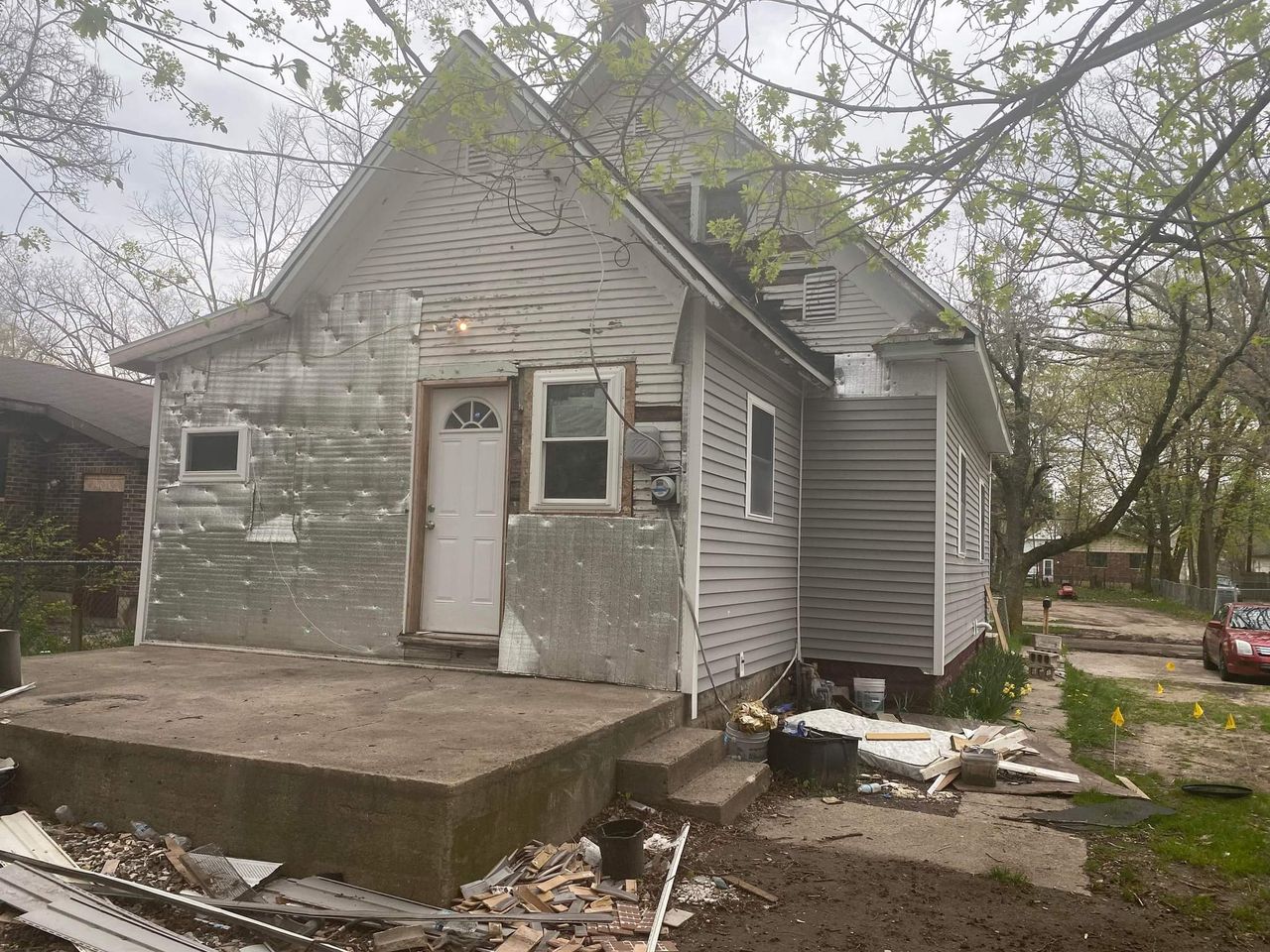 listing, photo 1