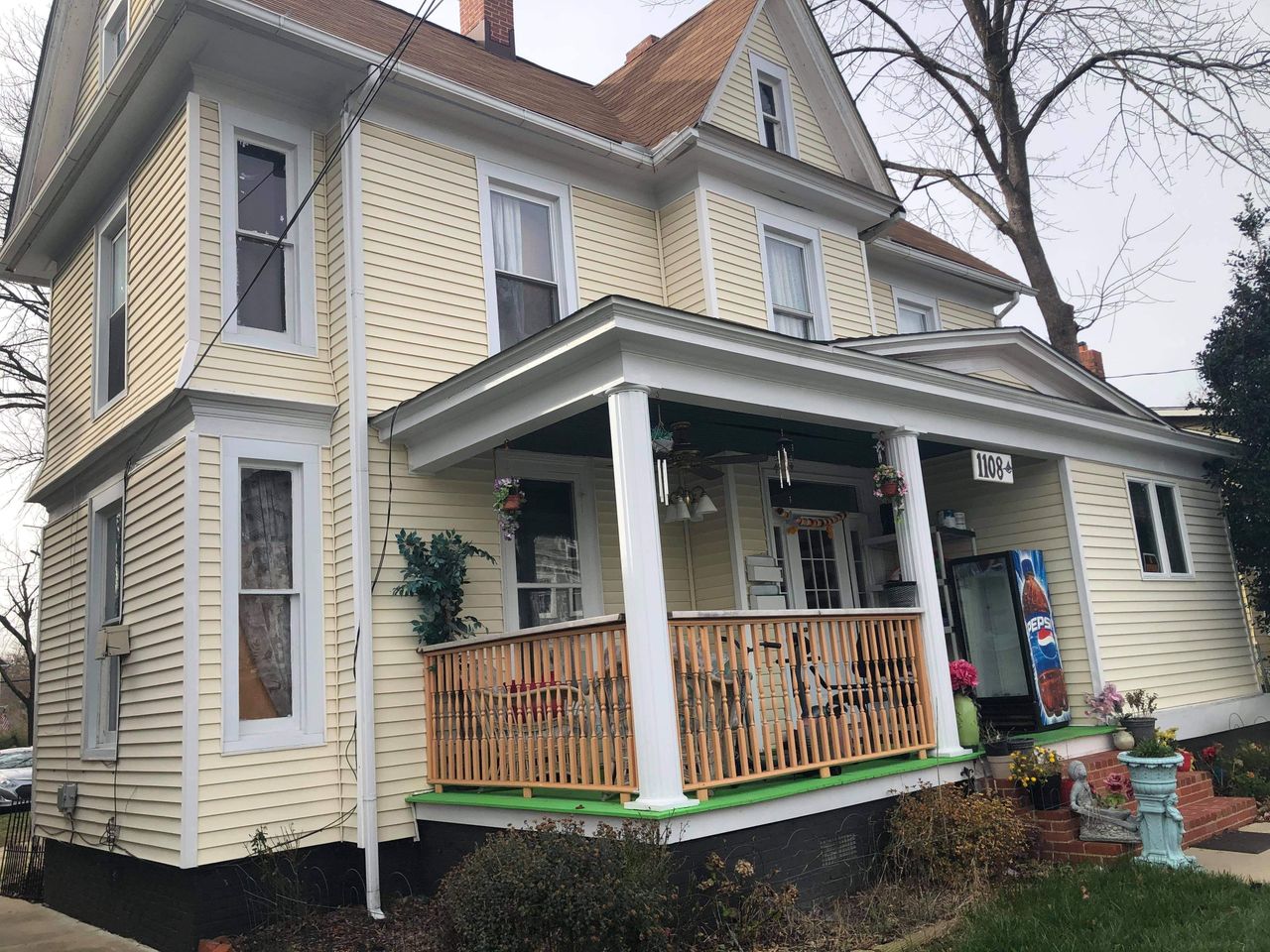listing, photo 1