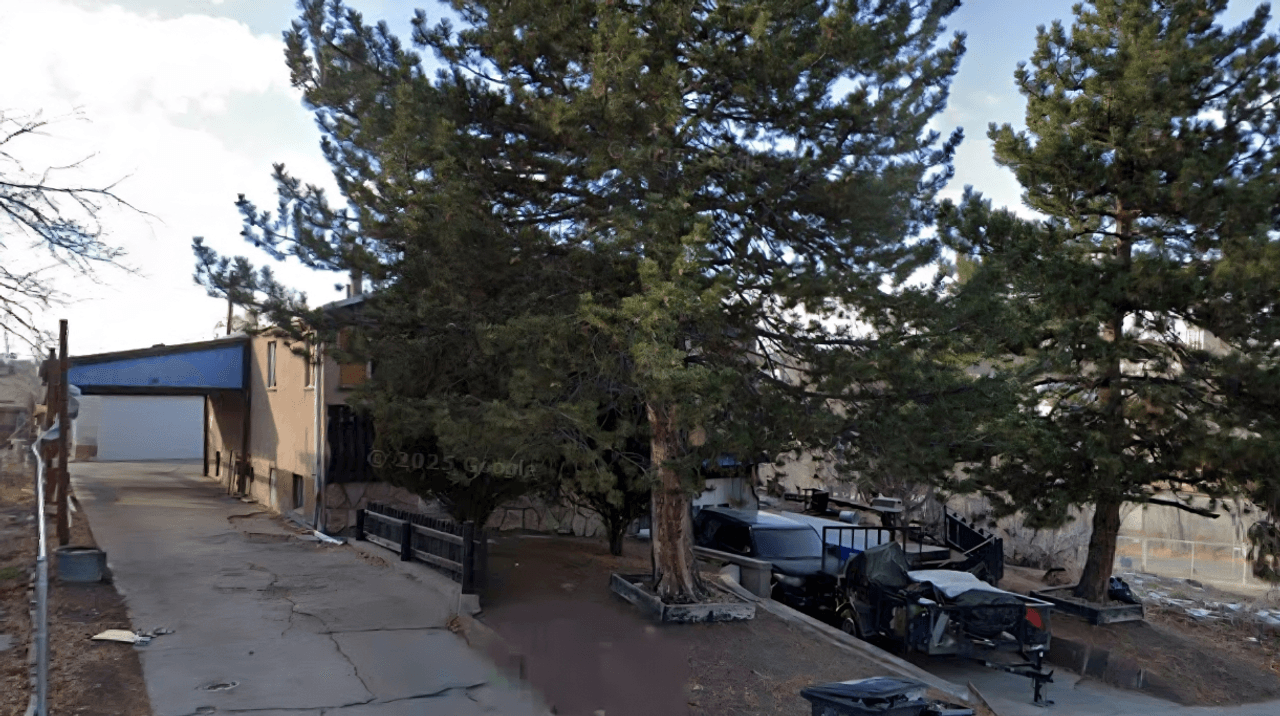 listing, photo 1