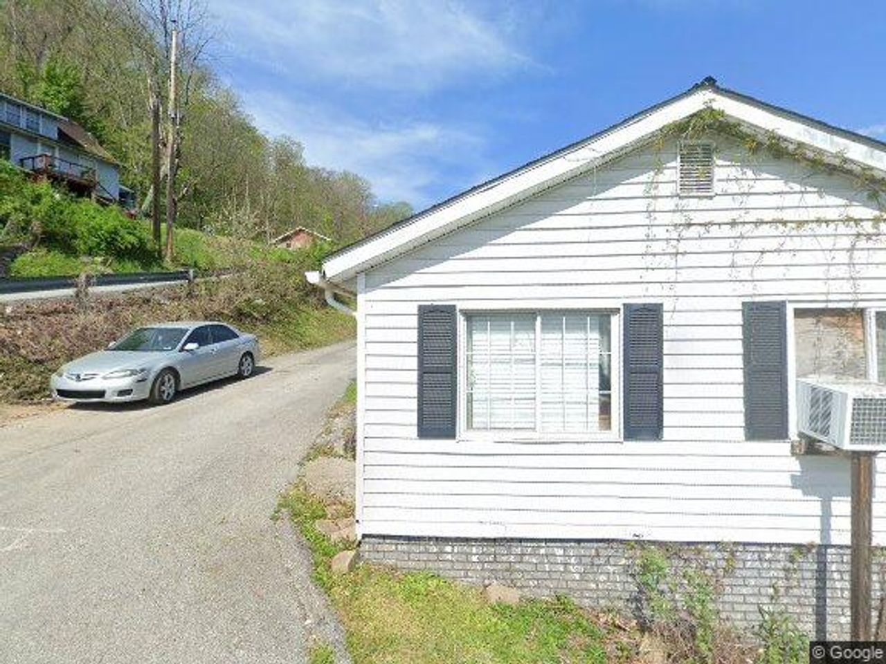 listing, photo 1