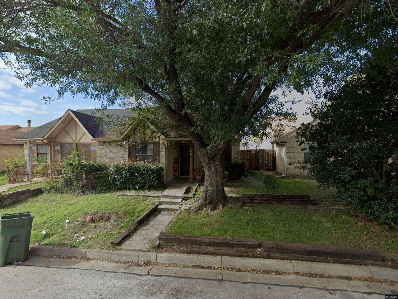 listing, photo 1