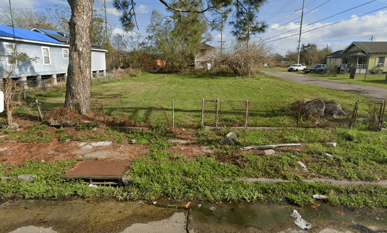 listing, photo 1
