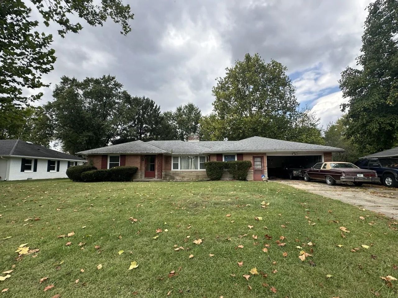 listing, photo 1