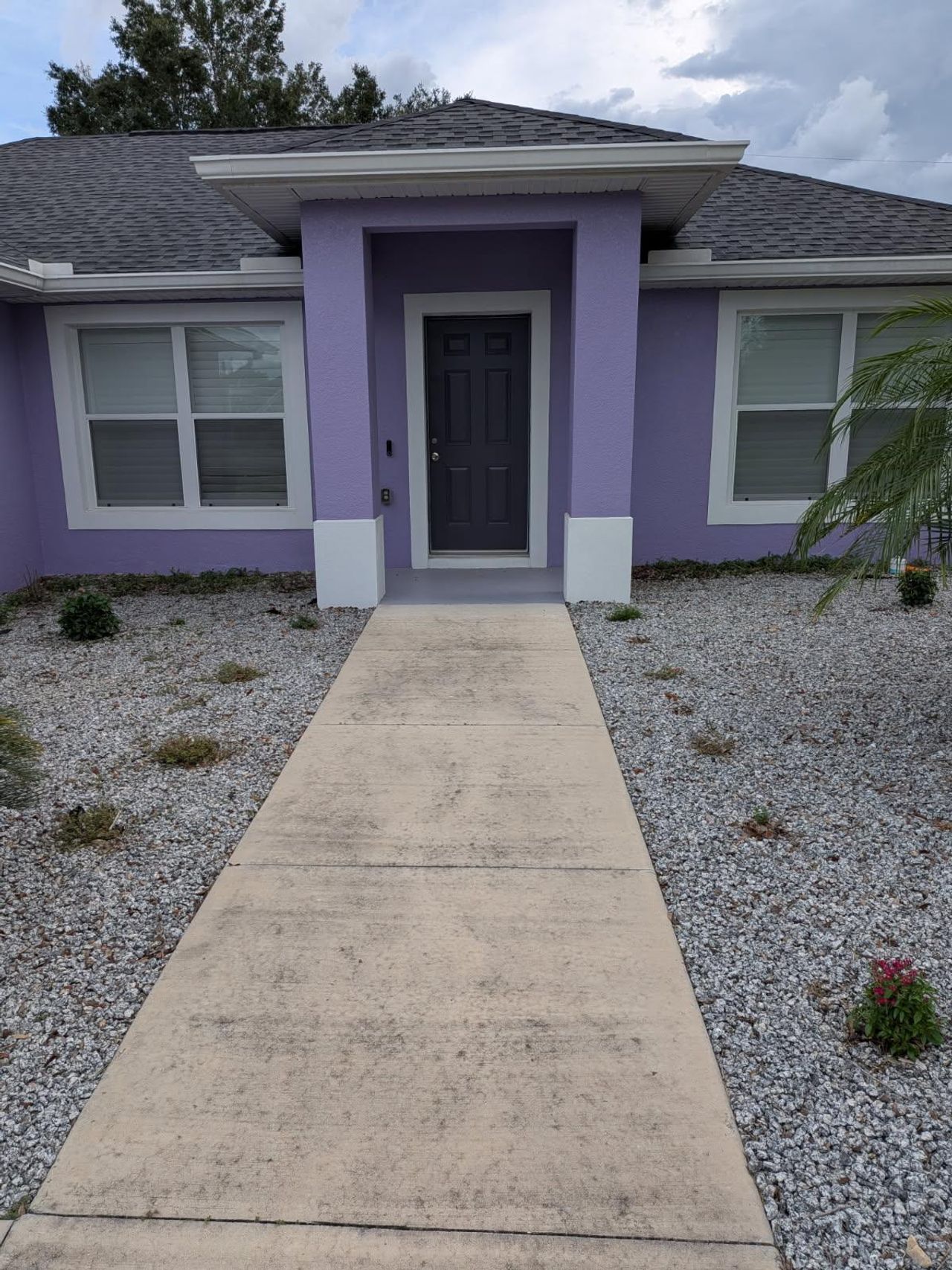 listing, photo 1
