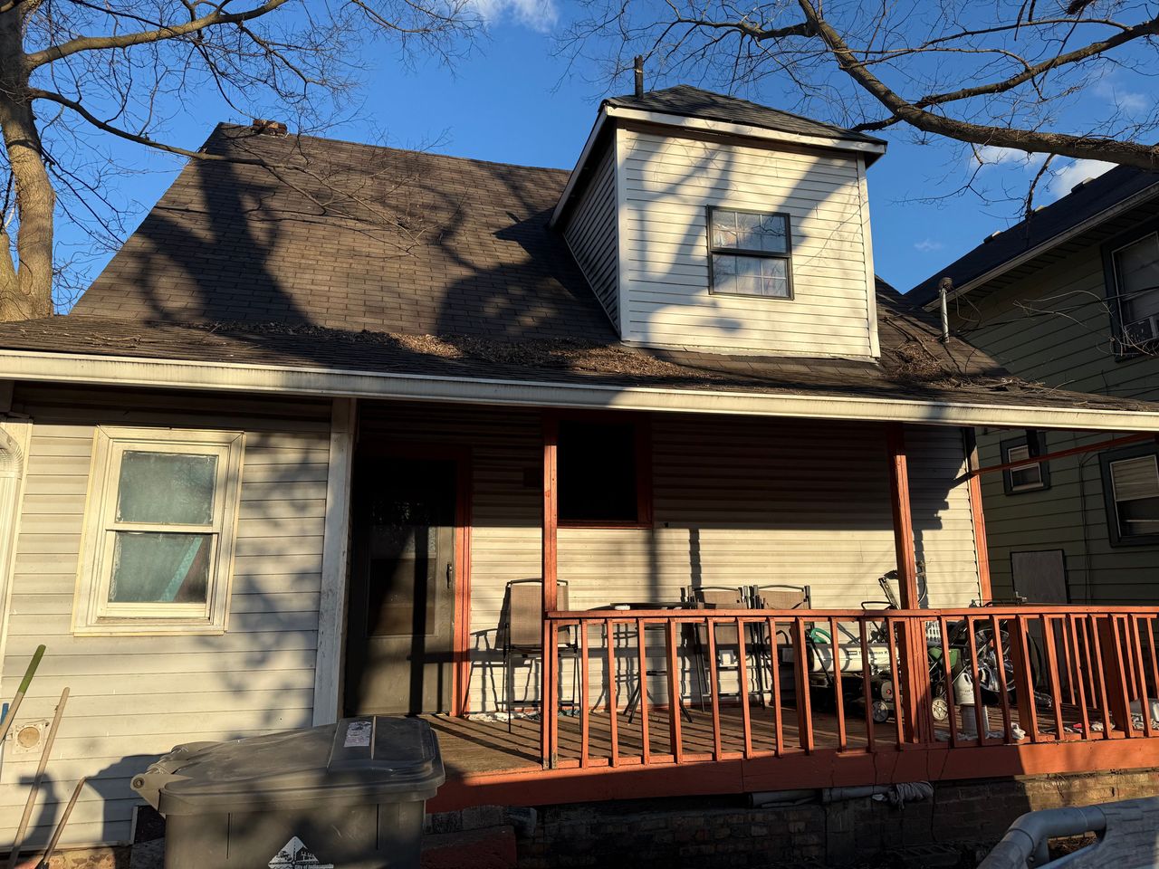 listing, photo 1