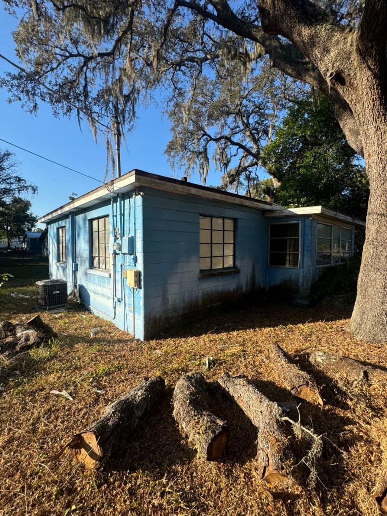 listing, photo 1