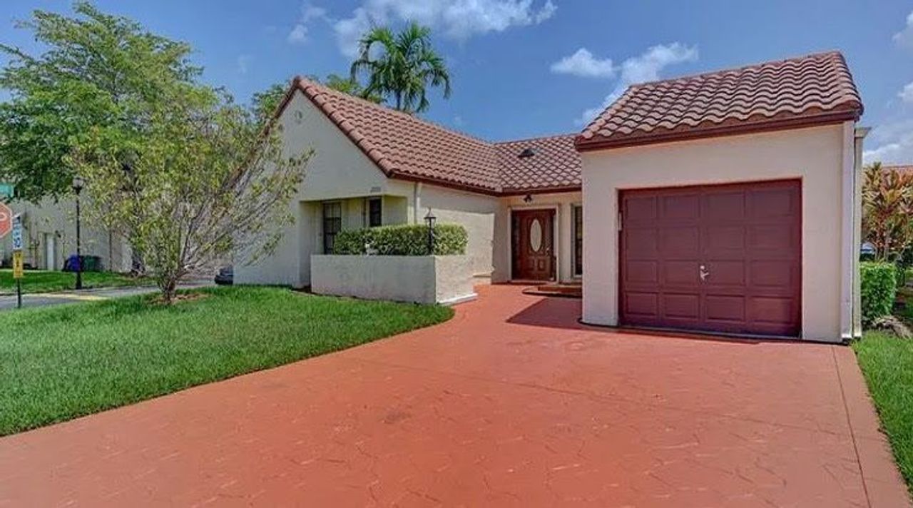 listing, photo 1