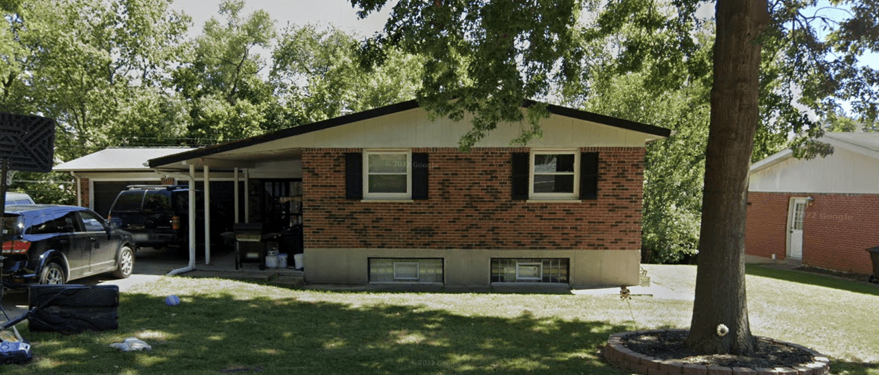 listing, photo 1