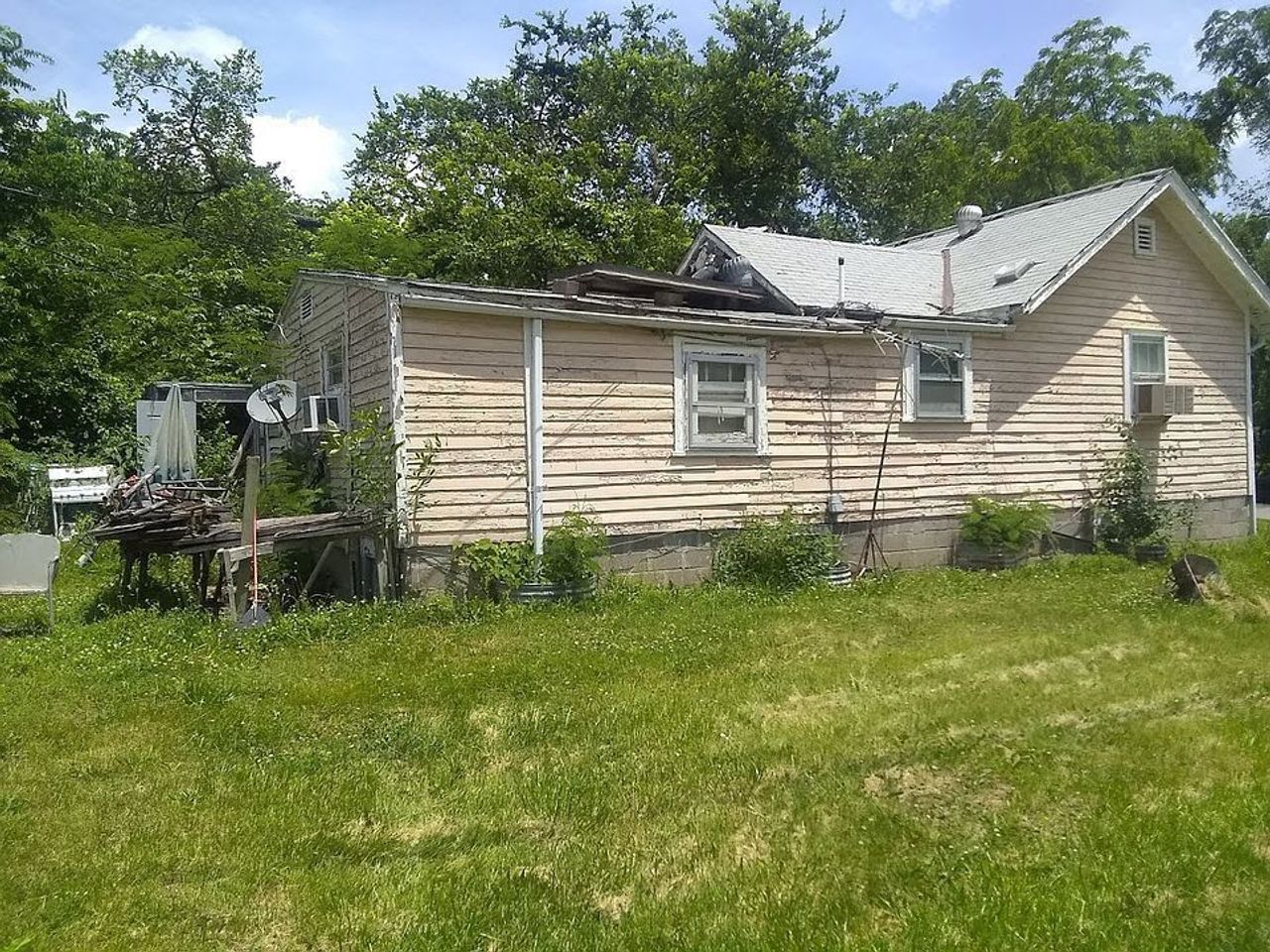 listing, photo 1