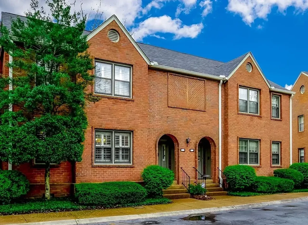 listing, photo 1